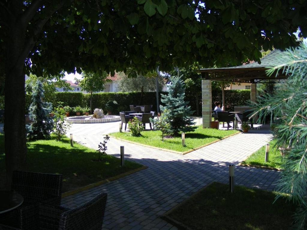 Hotel George Korce Exterior foto